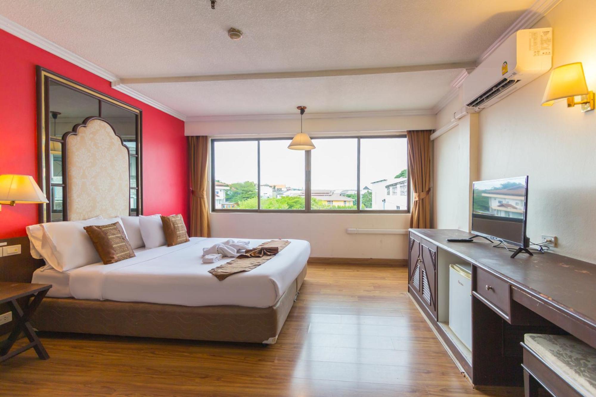 Bp Chiangmai City Hotel Chiang Mai Bagian luar foto