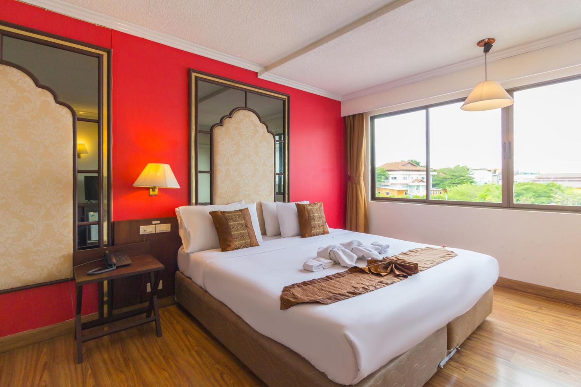 Bp Chiangmai City Hotel Chiang Mai Bagian luar foto