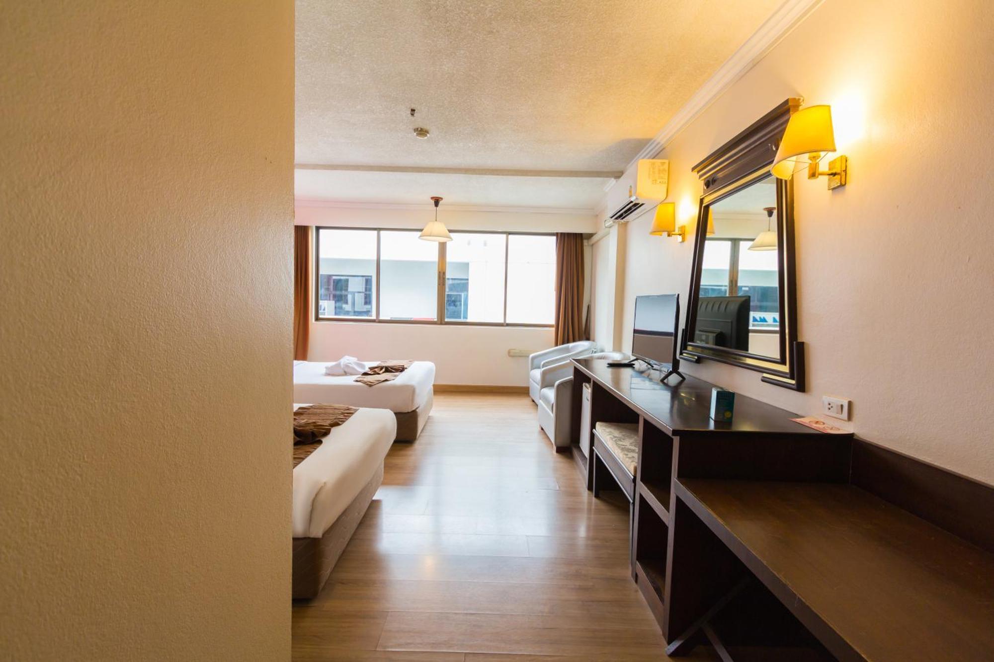 Bp Chiangmai City Hotel Chiang Mai Bagian luar foto